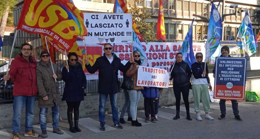 NurSind: Protesta dei Lavoratori Sanitari: Manifestazione davanti all’Ospedale Mazzoni per rivendicare diritti negati